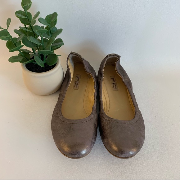 Paul Green Tan Gold Ballet Flats - Picture 2 of 7